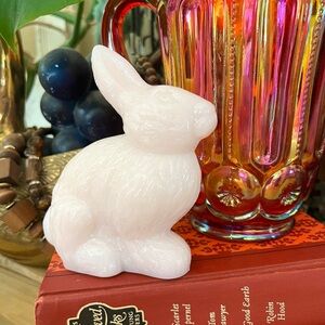 Mosser Glass Crown Tuscan Pink Easter Rabbit Bunny Solid Paper weight decor